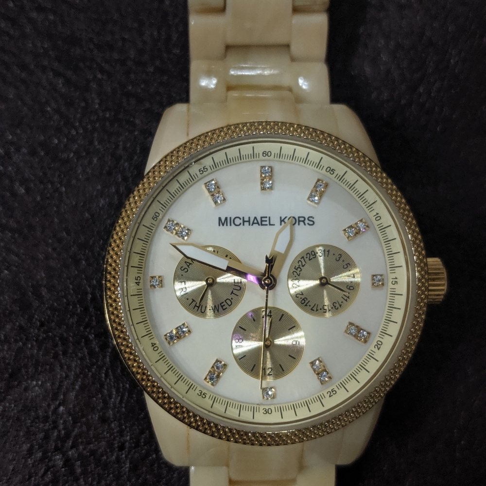 MK Gold Shell Watch - Picture 2 of 3